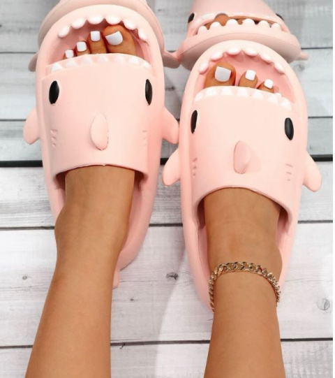 Shark slippers kapcie klapki laczki , rozowe 38/39 EU miękkie i wygodne, unisex , na lato, antypoślizgowe klapki