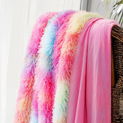 KANKAEU Rainbow Blanket, puszysty koc 160×200 cm KANKAEU Rainbow Blanket, puszysty koc 160×200 cm