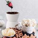 Joeji's Kitchen Fondue Chocolate Candle z kołkiem Świeca i widelcami Joeji's Kitchen Fondue Chocolate Candle z kołkiem Świeca i widelcami