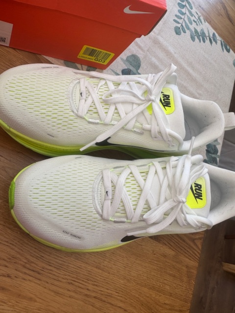 Nike Buty do biegania VOMERO 18 rozmiar 42, 27 cm