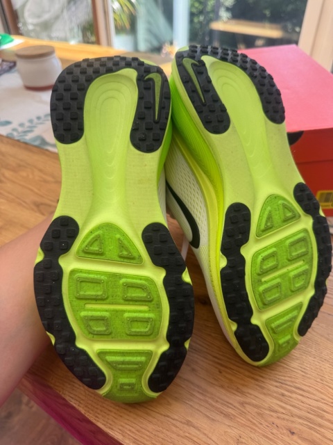 Nike Buty do biegania VOMERO 18 rozmiar 42, 27 cm