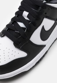 Nike Sportswear DUNK UNISEX - Sneakersy niskie r 41 26 cm