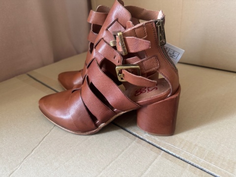 A.S. 98 botki sandaly Skóra naturalna 39