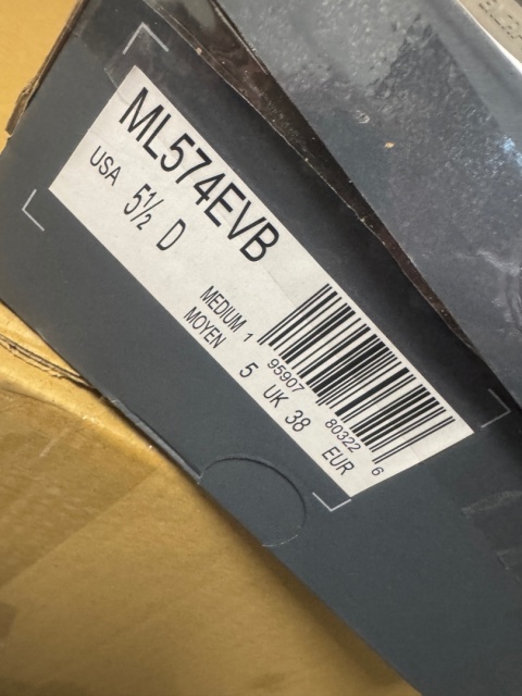 Buty unisex New Balance U574ESJ rozmiar 38