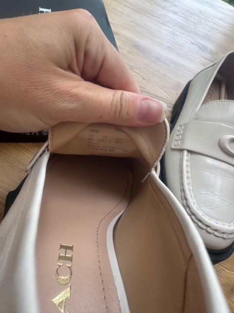 Coach Loafersy Leah CB990 Beżowy rozmiar 36.6 23 cm