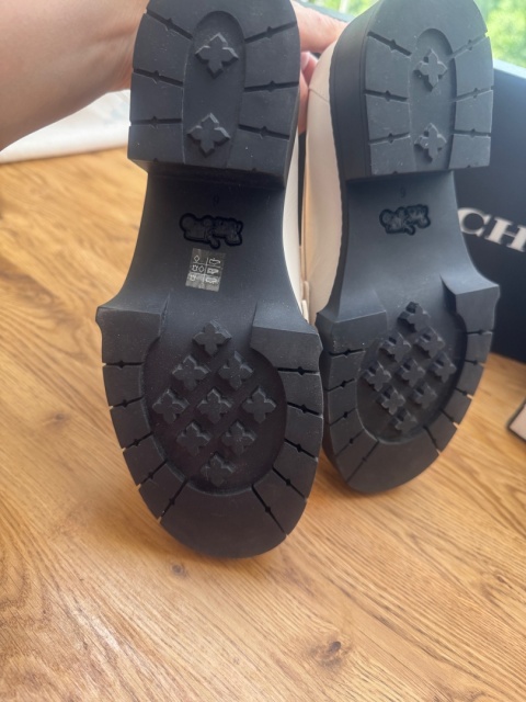 Coach Loafersy Leah CB990 Beżowy rozmiar 36.6 23 cm