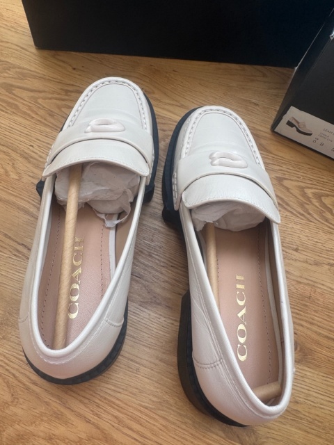 Coach Loafersy Leah CB990 Beżowy rozmiar 36.6 23 cm