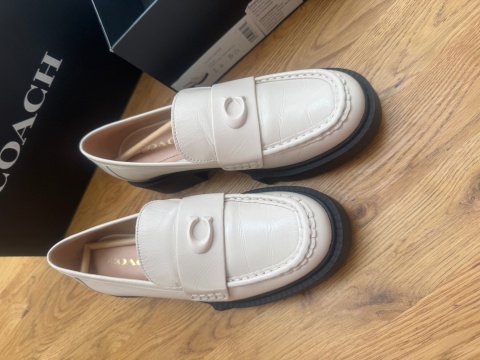 Coach Loafersy Leah CB990 Beżowy rozmiar 36.6 23 cm