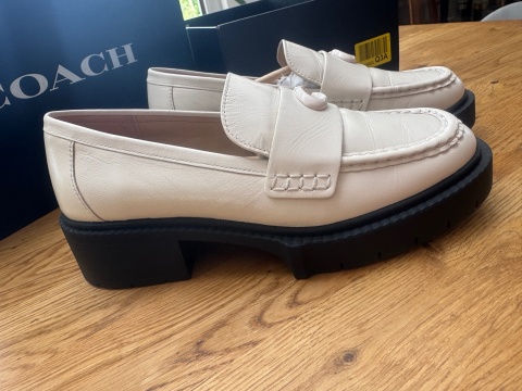 Coach Loafersy Leah CB990 Beżowy rozmiar 36.6 23 cm