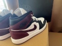 Buty Nike AIR JORDAN 1 MID SE 41 26 CM
