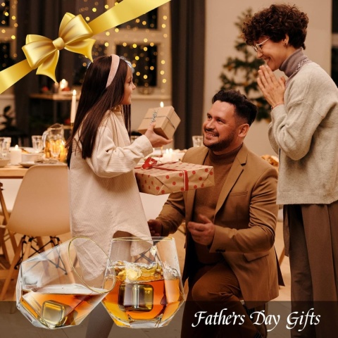 Diamentowe szklanki do whisky, zestaw 2 szklanek przechylone