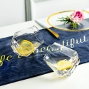 Diamentowe szklanki do whisky, zestaw 2 szklanek przechylone
