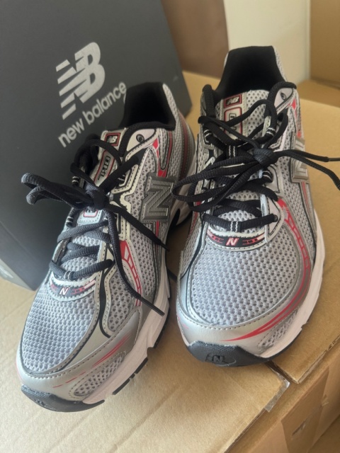 New Balance 740v2 Silver Red 44 28 cm