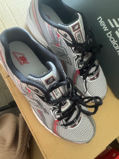 New Balance 740v2 Silver Red 44 28 cm