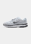 Nike Sportswear WMNS P-6000 EG - Sneakersy niskie 43 27.5 cm