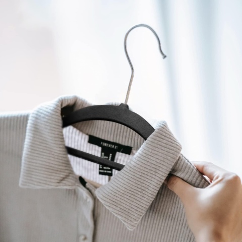 Zestaw 30 Czarnych Wieszaków Welurowych - Ultracienkie Antypoślizgowe Mocne