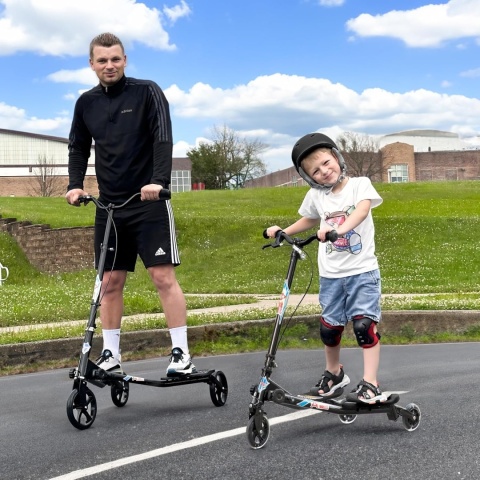 HULAJNOGA BALANSOWA TRÓJKOŁOWA SKRĘTNA AOODIL SWING SCOOTER 8+