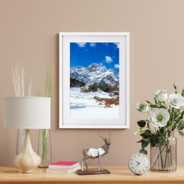 Biała ramka na zdjęcia z drewna sosnowego 40 x 50 cm