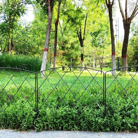 Thealyn dekoracyjny płot 61 cm x 61 cm, 5 paneli, 3 m metalowe ogrodzenie